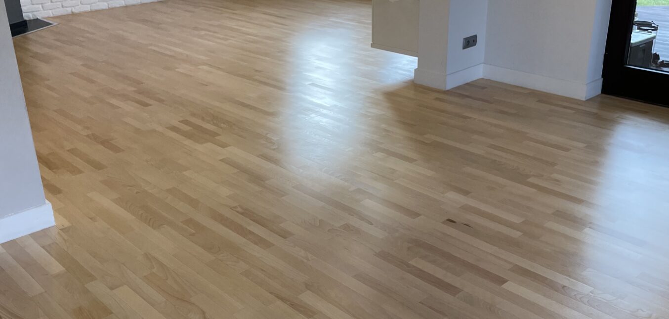 Cyklinowanie parkietu i lakierowanie