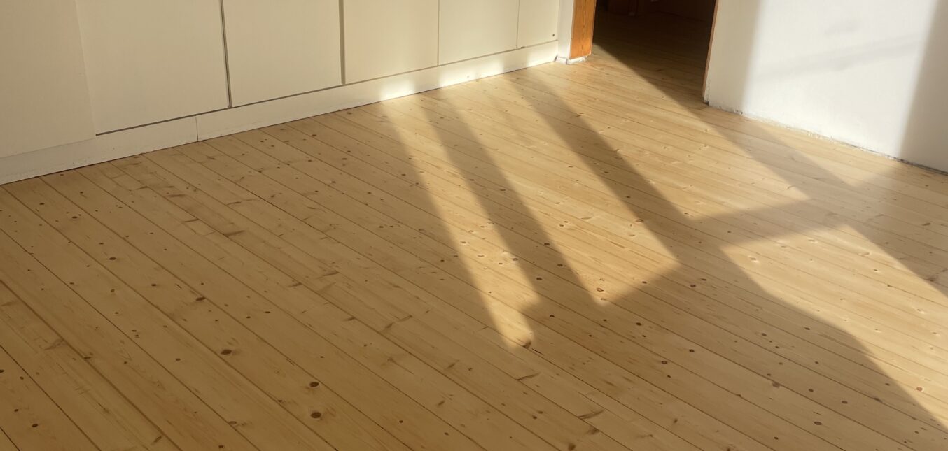 Cyklinowanie podłogi - długie deski Szczecin